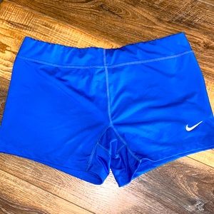 Used Nike Women’s Performance Game Volleyball Shorts, Large, Blue